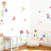 Un-jardin-enchanté-pour-decorer-chambre-enfant