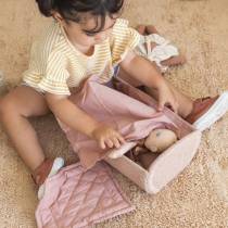 Belle idée cadeau pour les enfants dès 3 ans : le coffret poupée en coton avec ses accessoires