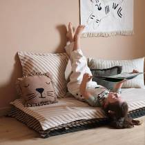 Coussin brodé coton bio pour chambre, salon ou coin repos
