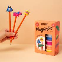Omy présente son kit de pâte à modeler auto-durcissante pour décorer vos crayons
