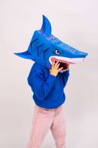 jouer-a-se-deguiser-avec-le-masque-requin-sharky