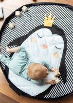 Tapis-eveil-sac-rangement-cadeau-bebe-pingouin